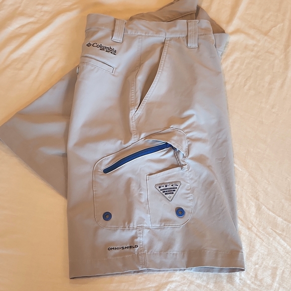 Columbia omni-shield fishing shorts - Picture 3 of 3